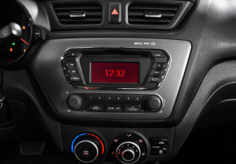 Подержанный автомобиль Kia Rio Hatchback 2014 года (17 фото)