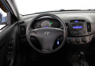 Подержанный автомобиль Hyundai Elantra Sedan 2007 года (10 фото)