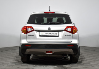 Подержанный автомобиль Suzuki Vitara 2018 года (6 фото)