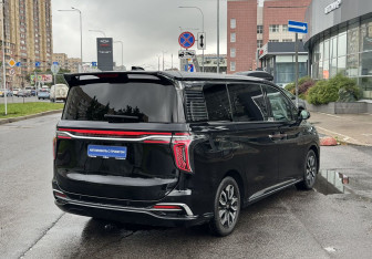 Подержанный автомобиль Hongqi HQ9 2022 года (6 фото)