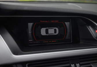 Подержанный автомобиль Audi A4 Sedan 2013 года (15 фото)