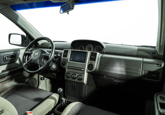Подержанный автомобиль Nissan X-Trail 2006 года (9 фото)