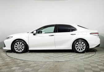 Подержанный автомобиль Toyota Camry Sedan 2018 года (8 фото)