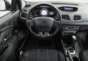 Подержанный автомобиль Renault Megane Hatchback 2013 года (11 фото)