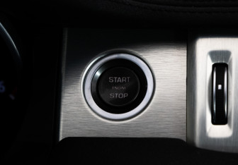 Подержанный автомобиль Land Rover Range Rover Evoque 2015 года (19 фото)