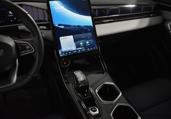 Подержанный автомобиль Geely Atlas 2024 года (22 фото)