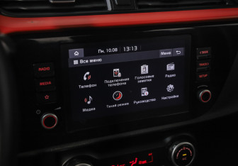 Подержанный автомобиль Kia Rio Hatchback 2021 года (13 фото)