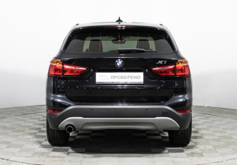 Подержанный автомобиль BMW X1 2017 года (6 фото)