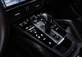 Подержанный автомобиль Porsche Cayenne 2020 года (25 фото)