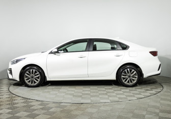 Подержанный автомобиль Kia Cerato Sedan 2020 года (8 фото)