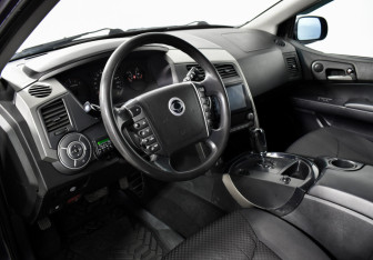 Подержанный автомобиль SsangYong Kyron 2010 года (9 фото)