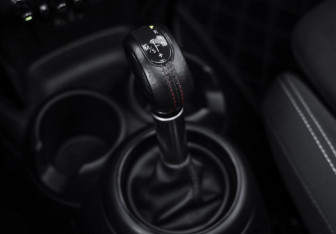 Подержанный автомобиль MINI Hatch 2017 года (23 фото)