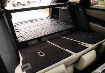 Подержанный автомобиль Land Rover Range Rover Velar 2021 года (36 фото)