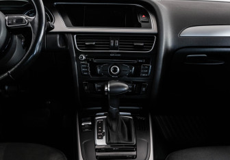 Подержанный автомобиль Audi A4 Sedan 2014 года (11 фото)
