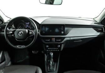 Подержанный автомобиль Skoda Rapid Liftback 2021 года (13 фото)