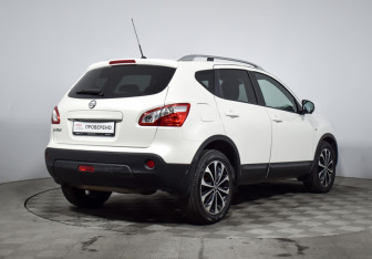 Подержанный автомобиль Nissan Qashqai 2012 года (5 фото)