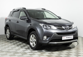 Подержанный автомобиль Toyota RAV4 2014 года (3 фото)