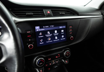 Подержанный автомобиль Kia Rio Hatchback 2021 года (15 фото)