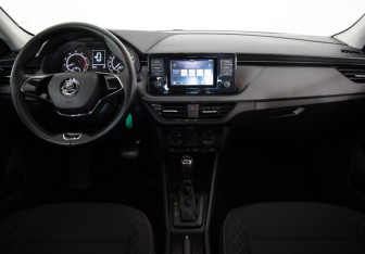 Подержанный автомобиль Skoda Rapid Liftback 2020 года (9 фото)