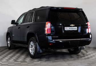 Подержанный автомобиль Chevrolet Tahoe 2017 года (7 фото)