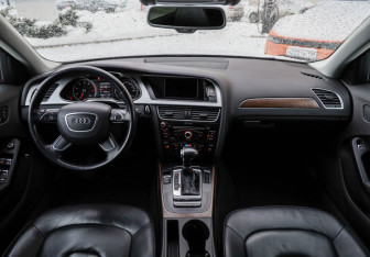 Подержанный автомобиль Audi A4 Sedan 2015 года (12 фото)