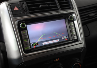 Подержанный автомобиль Toyota Verso 2010 года (12 фото)