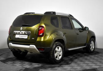 Подержанный автомобиль Renault Duster 2016 года (5 фото)