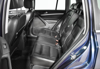 Подержанный автомобиль Volkswagen Tiguan 2011 года (14 фото)