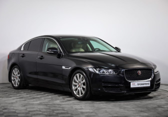 Подержанный автомобиль Jaguar XE 2016 года (3 фото)