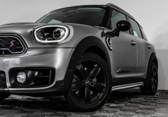 Подержанный автомобиль MINI Countryman 2018 года (2 фото)