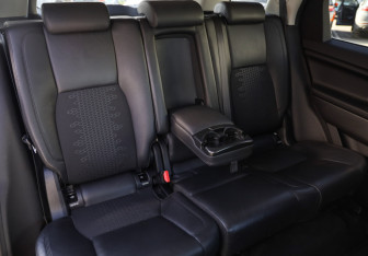 Подержанный автомобиль Land Rover Discovery Sport 2016 года (25 фото)