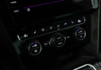 Подержанный автомобиль Volkswagen Passat Sedan 2020 года (17 фото)