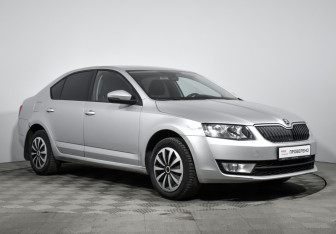 Подержанный автомобиль Skoda Octavia Liftback 2016 года (3 фото)