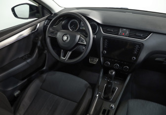Подержанный автомобиль Skoda Octavia Liftback 2017 года (8 фото)