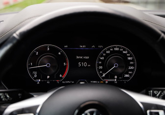 Подержанный автомобиль Volkswagen Touareg 2020 года (14 фото)