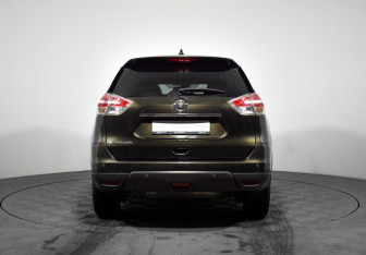 Подержанный автомобиль Nissan X-Trail 2018 года (6 фото)