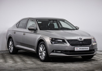 Подержанный автомобиль Skoda Superb Liftback 2018 года (3 фото)