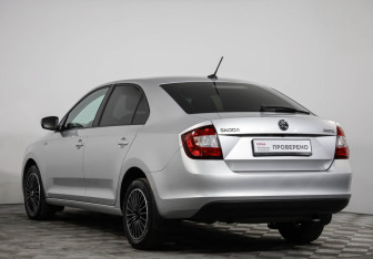 Подержанный автомобиль Skoda Rapid Liftback 2019 года (7 фото)