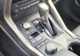 Подержанный автомобиль Lexus NX 2017 года (14 фото)