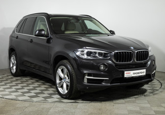 Подержанный автомобиль BMW X5 2015 года (2 фото)