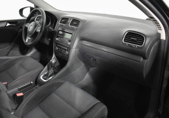 Подержанный автомобиль Volkswagen Golf Hatchback 2011 года (12 фото)