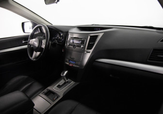 Подержанный автомобиль Subaru Outback Wagon 2011 года (13 фото)