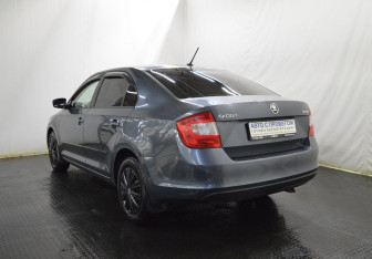 Подержанный автомобиль Skoda Rapid Liftback 2016 года (7 фото)