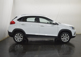 Подержанный автомобиль Chery Tiggo 2 2017 года (4 фото)