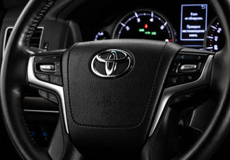 Подержанный автомобиль Toyota Land Cruiser Suv 2020 года (13 фото)
