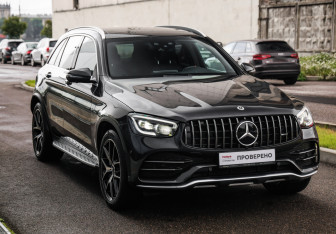 Подержанный автомобиль Mercedes-Benz GLC AMG 2021 года (5 фото)