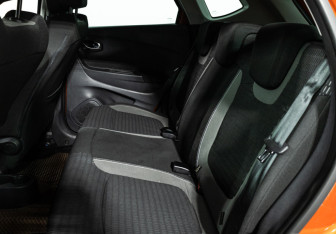 Подержанный автомобиль Renault Kaptur 2016 года (10 фото)