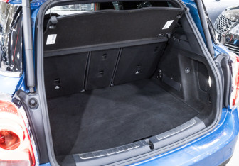 Подержанный автомобиль MINI Countryman 2019 года (30 фото)