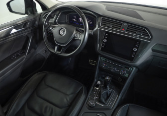 Подержанный автомобиль Volkswagen Tiguan 2020 года (9 фото)