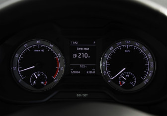 Подержанный автомобиль Skoda Octavia Liftback 2020 года (12 фото)